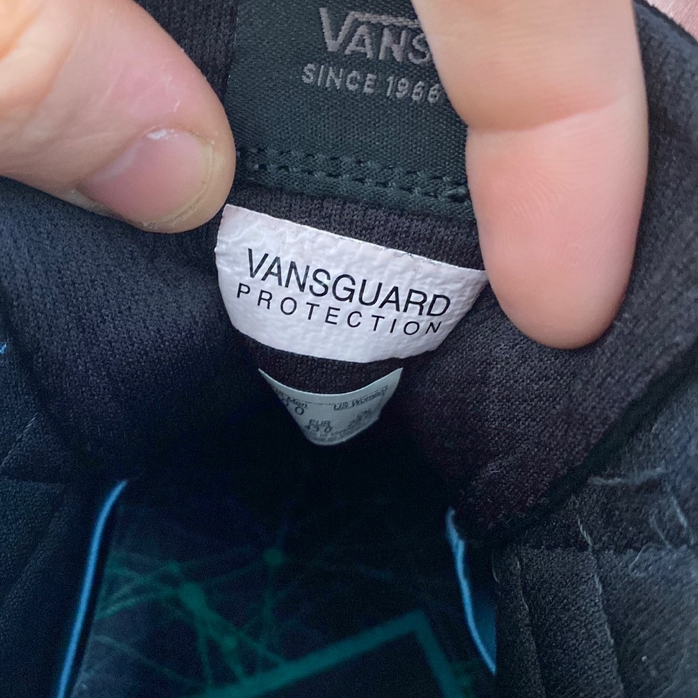 Size 10 high top nonslip shoes vans